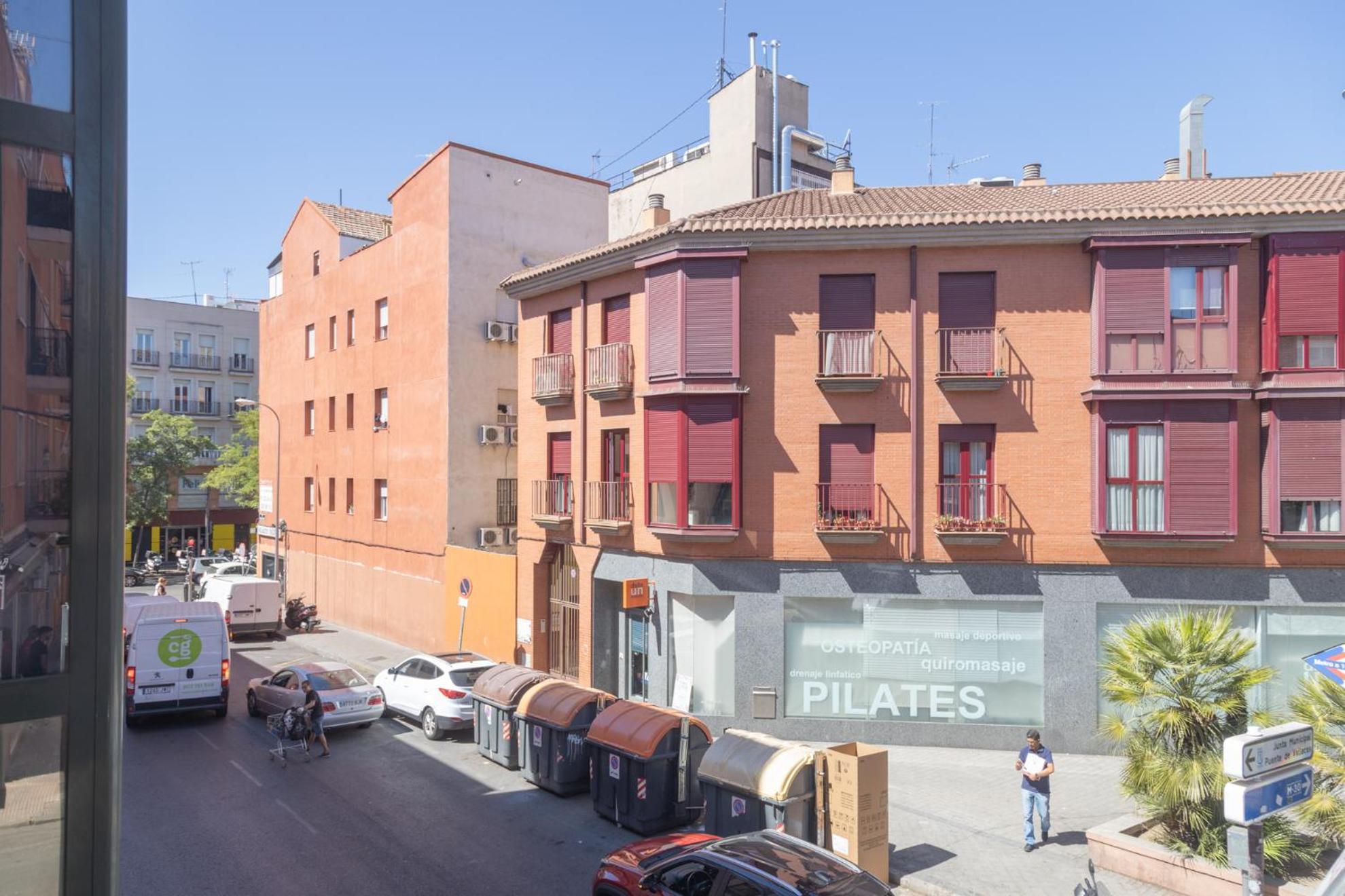 Luminoso Madrid Javalambre Temporal Exterior foto